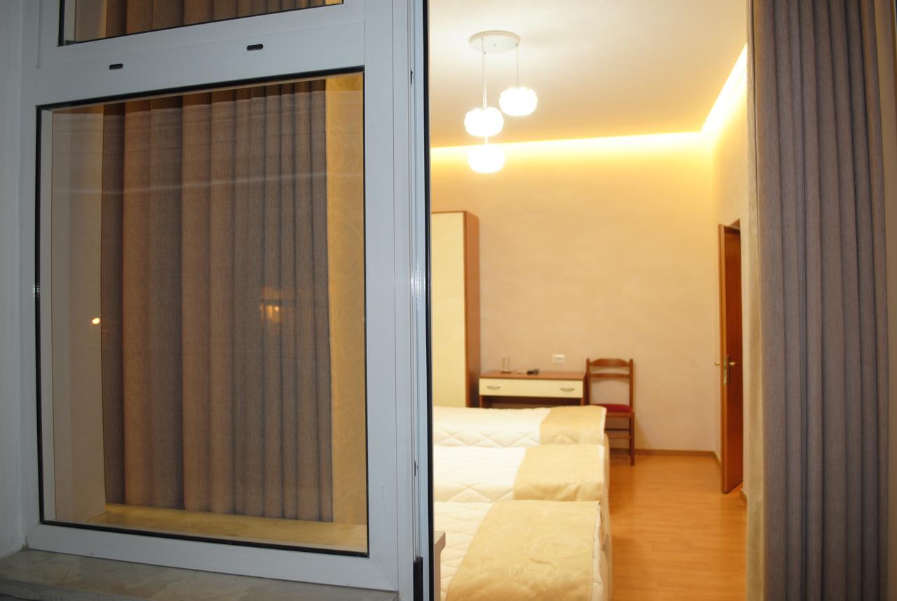 Hotel Palma Tirana Exteriör bild