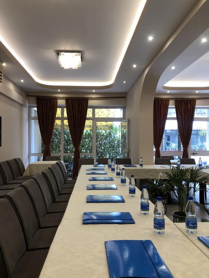 Hotel Palma Tirana Exteriör bild