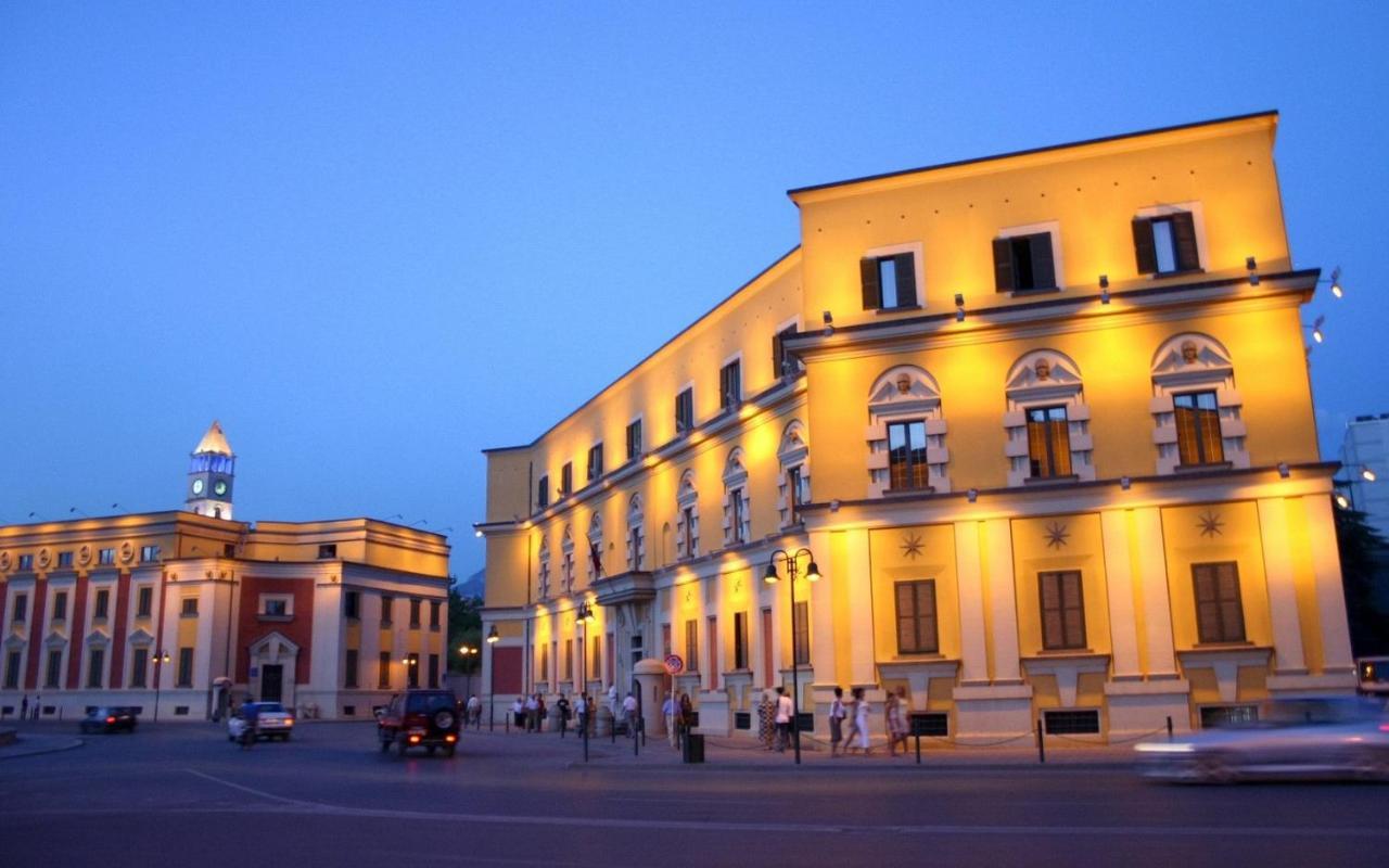 Hotel Palma Tirana Exteriör bild